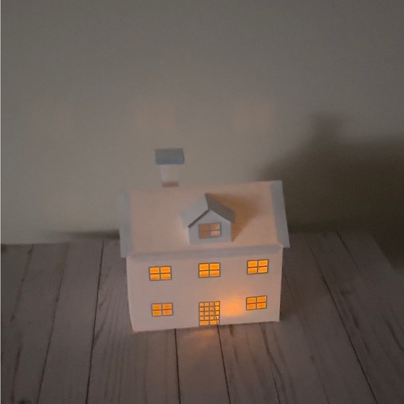 Dollhouse , model House - Picture 2 of 4